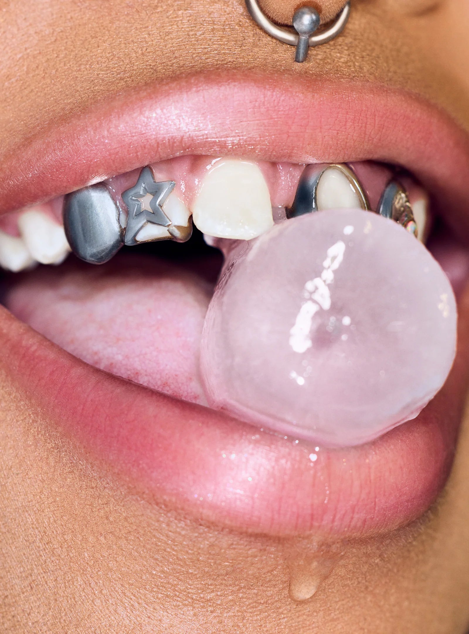 š„Final 3 Hours: Buy One, Get One FREE! š„INVISIBLE EXTREME PLUMPING LIP LINERļ¼